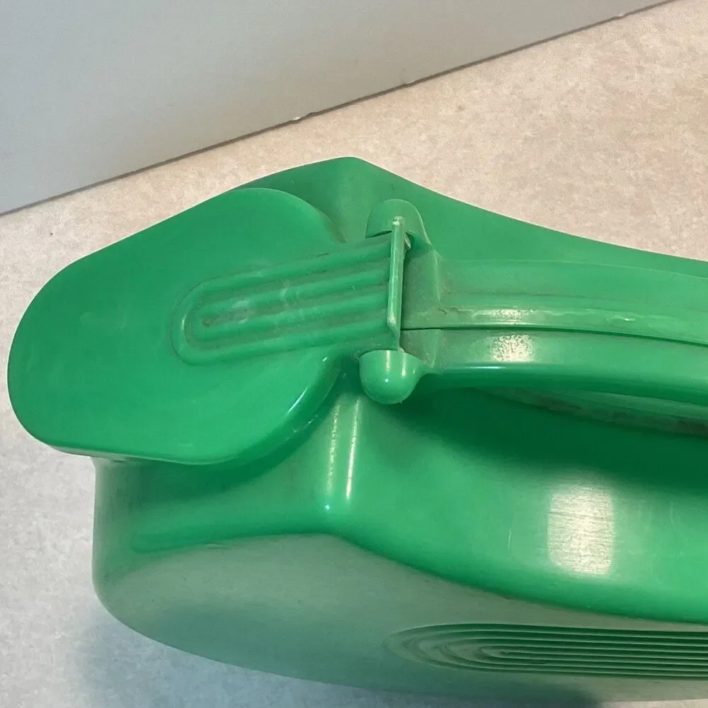 VTG Green Plastic Refrigerator Pitcher  Hinged Spout Handle 1940s Mid Century